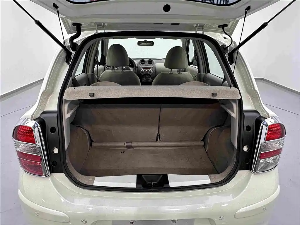 Nissan March 2014 2010 1.5L Automatic Easy Smart Edition