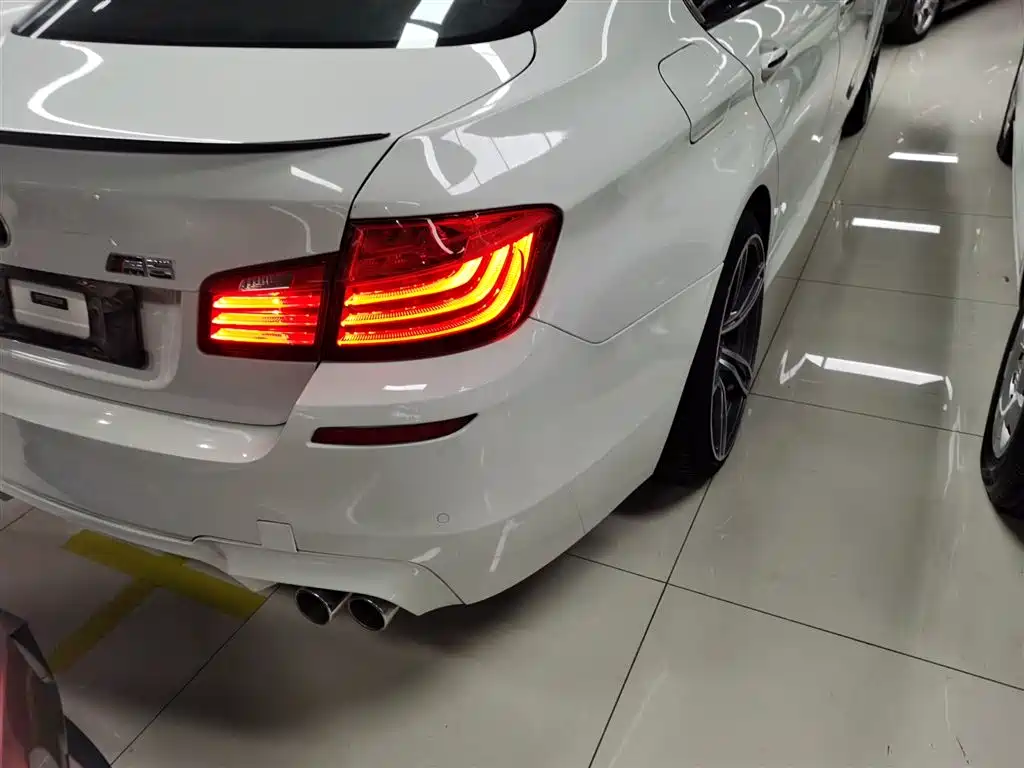 BMW 5 Series 2014 525Li Luxury Design Package фото 24