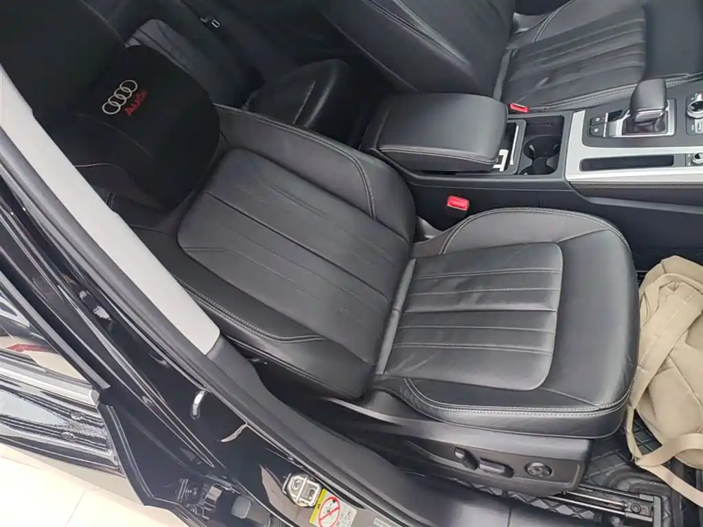 Audi Q5L 2020 Facelift 40 TFSI Honor Fashion фото 25