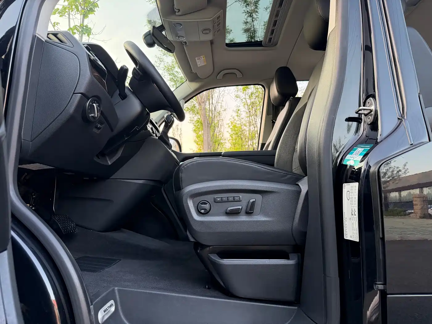 Volkswagen Multivan 2019 2.0TSI 4WD Premium 7-seater фото 13