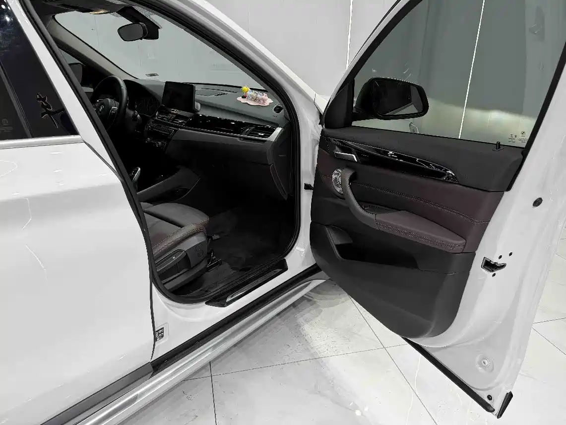 BMW X1 2022 sDrive20Li Premium фото 20