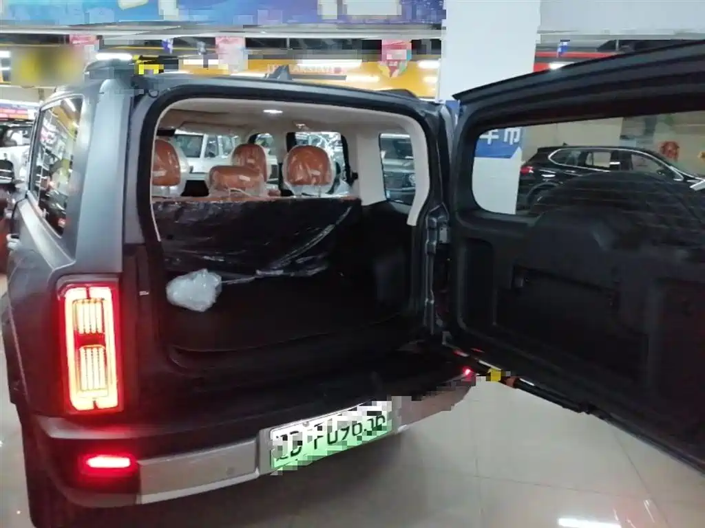 Haval Meng Long NEV 2026 Hi4 102 Premium фото 19