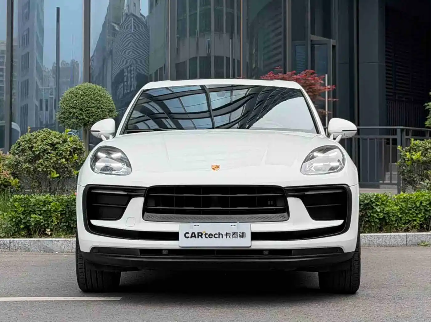 Porsche Macan 2022 Macan 2.0T фото 2