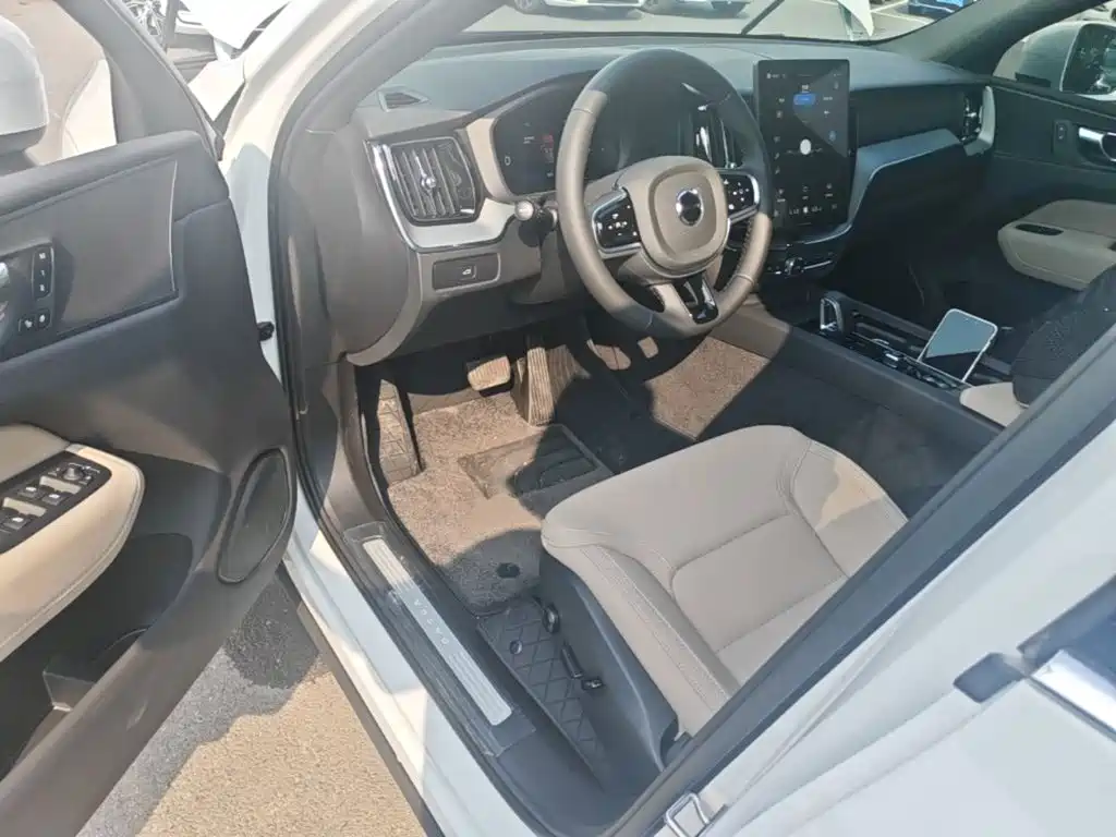 Volvo XC60 2026 2026 Model B5 AWD Smart Elite Luxury