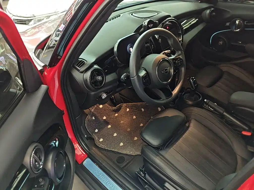 MINI MINI 2024 2023 Facelift 2.0T COOPER S Artist 5-Door