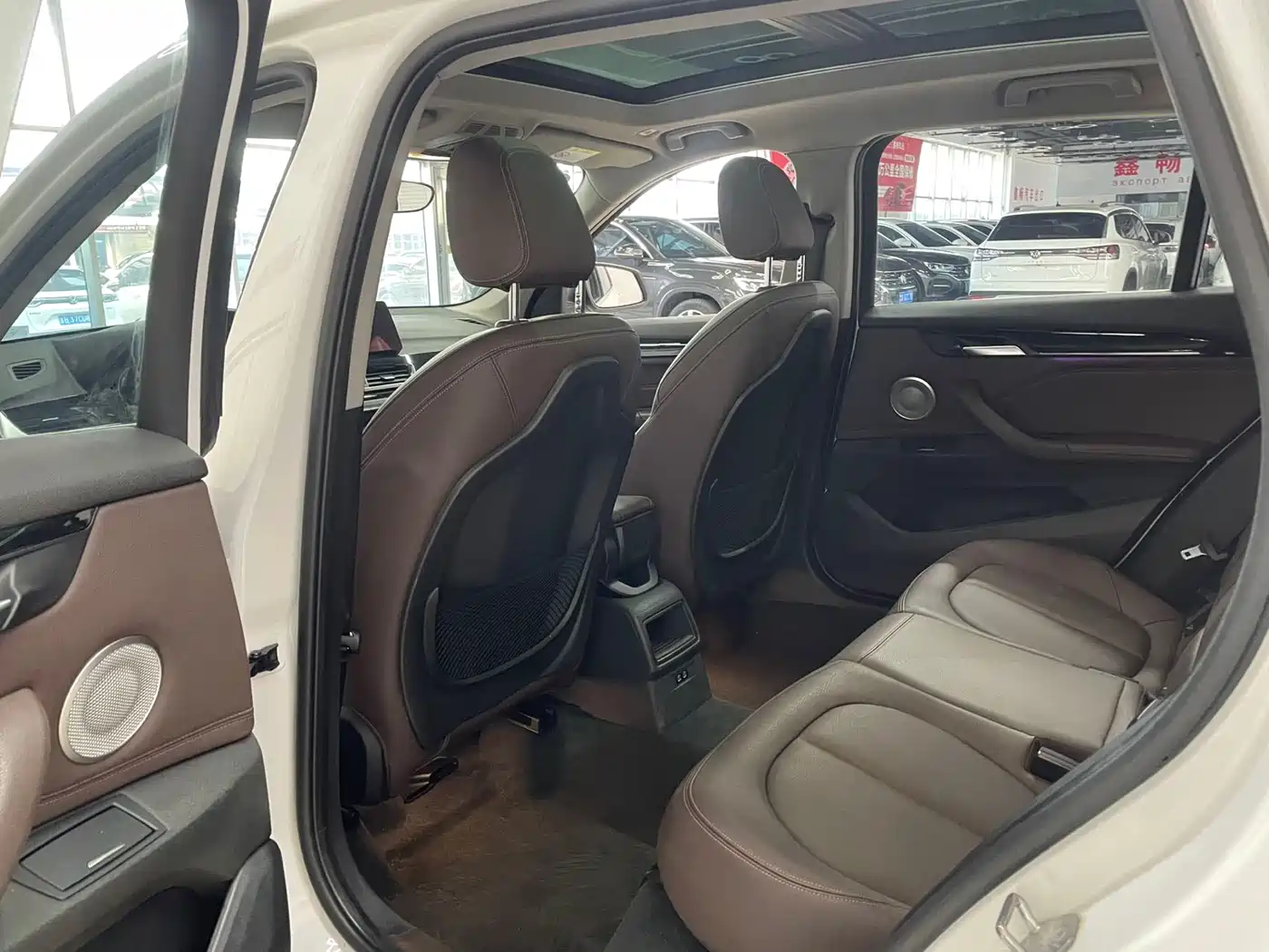 BMW X1 2022 sDrive20Li Fashion фото 9