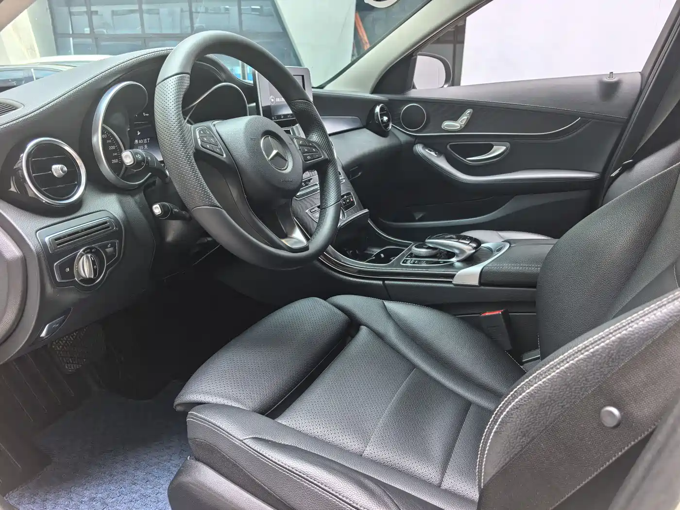 Mercedes-Benz C-Class 2017 C 180 L Sport фото 4