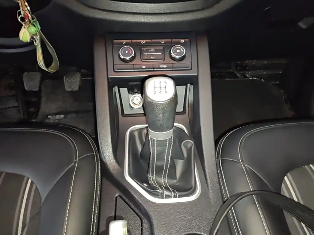 Besturn X40 2018 2017 1.6L Manual Luxury