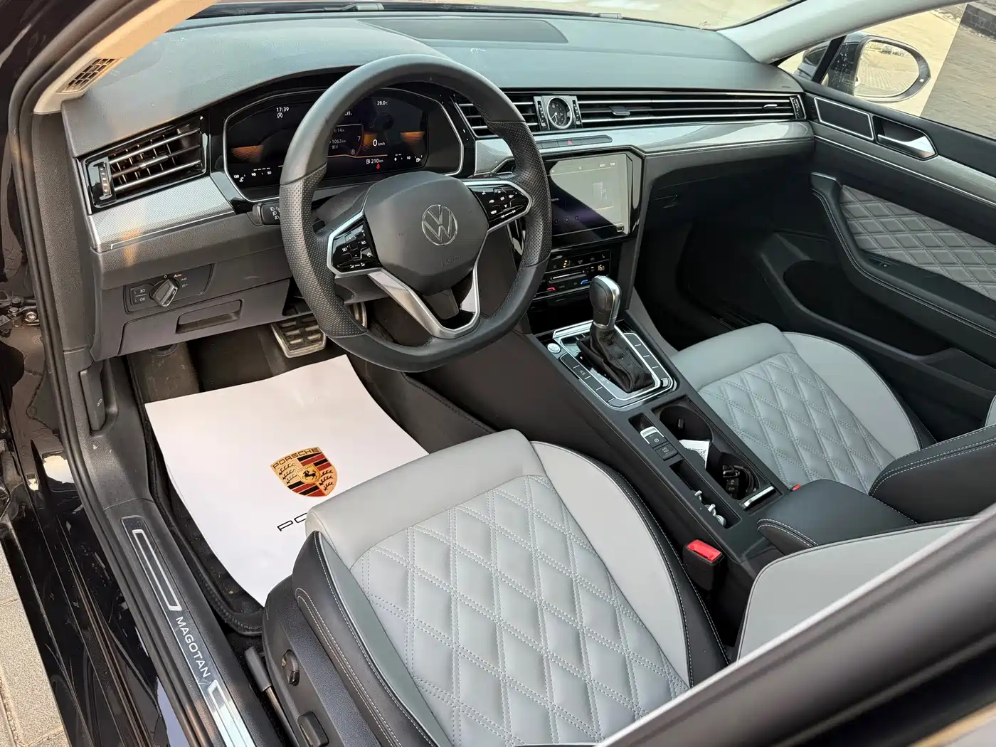 Volkswagen Magotan 2024 2023 2 Million Units Anniversary Edition 330TSI DSG Leading Type