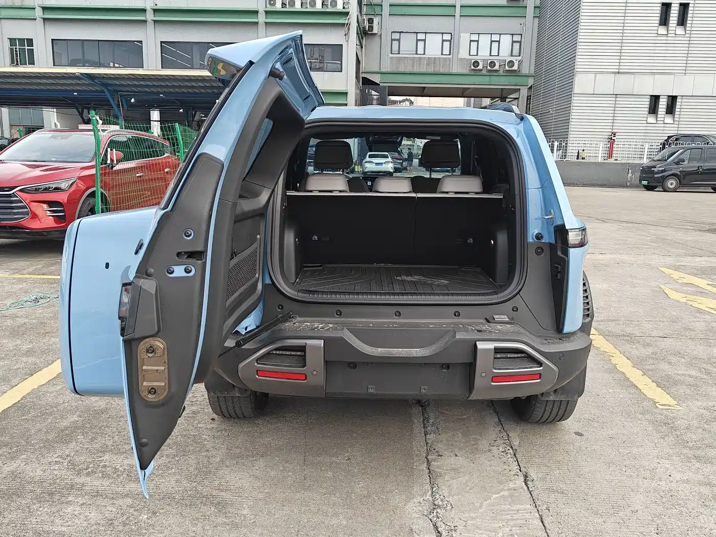 Fang Cheng Bao Titanium 3 2026 2025 501KM AWD Drone Edition (Optional Drone Package)