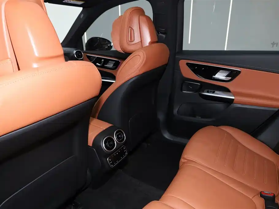 Mercedes-Benz GLC 2025 Facelift GLC 260 L 4MATIC Dynamic фото 19