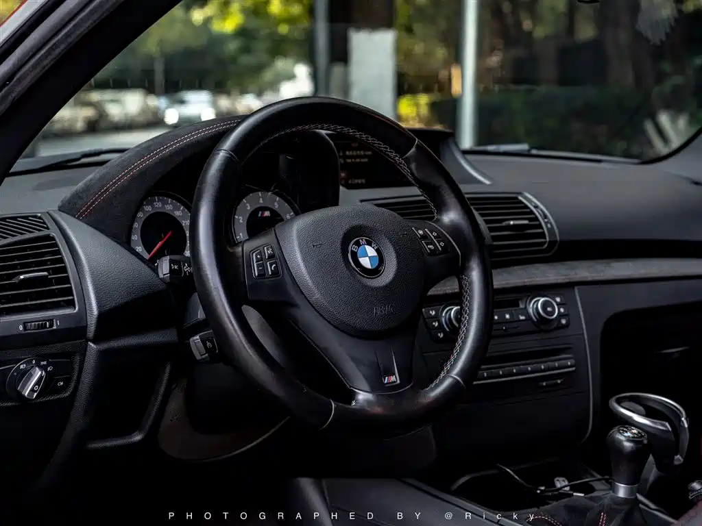 BMW 1 Series M 2011 1M Coupe фото 5