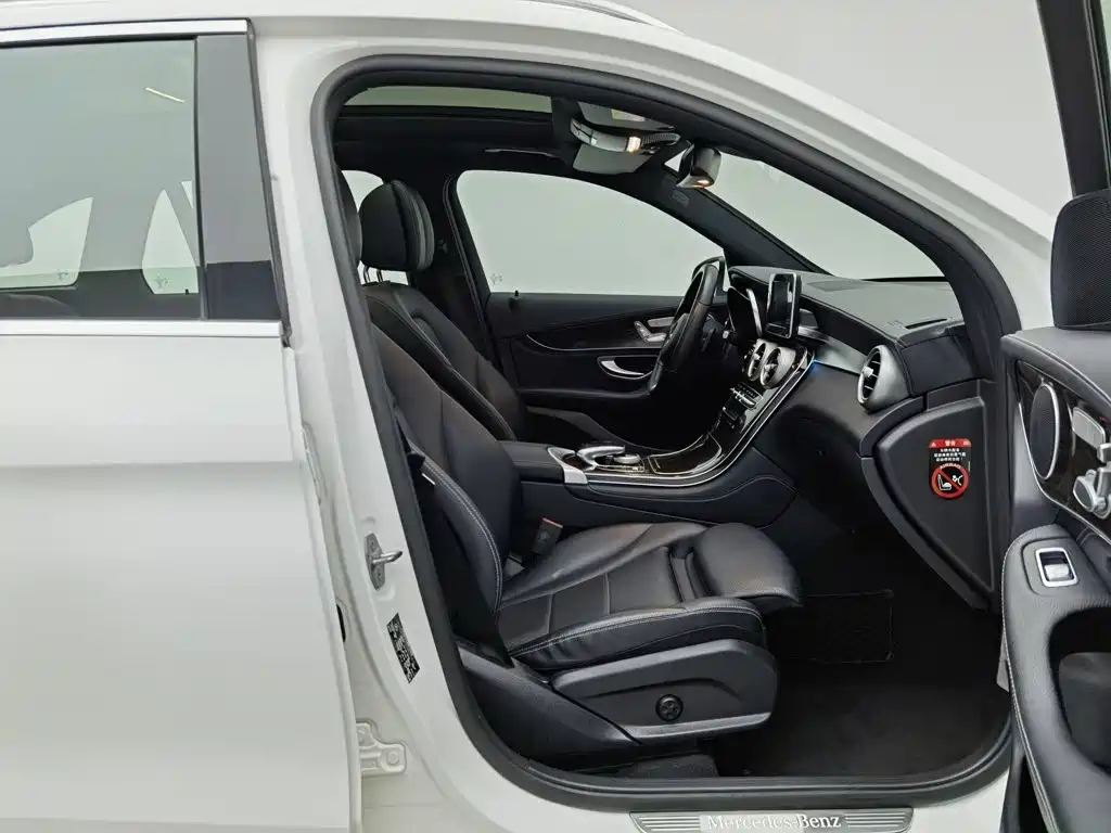 Фото 23 - Mercedes-Benz GLC