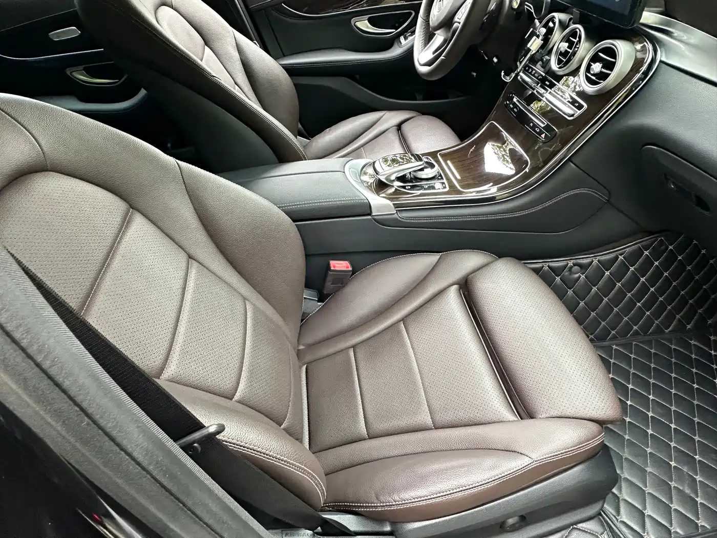 Mercedes-Benz GLC 2019 GLC 260 4MATIC Dynamic фото 8