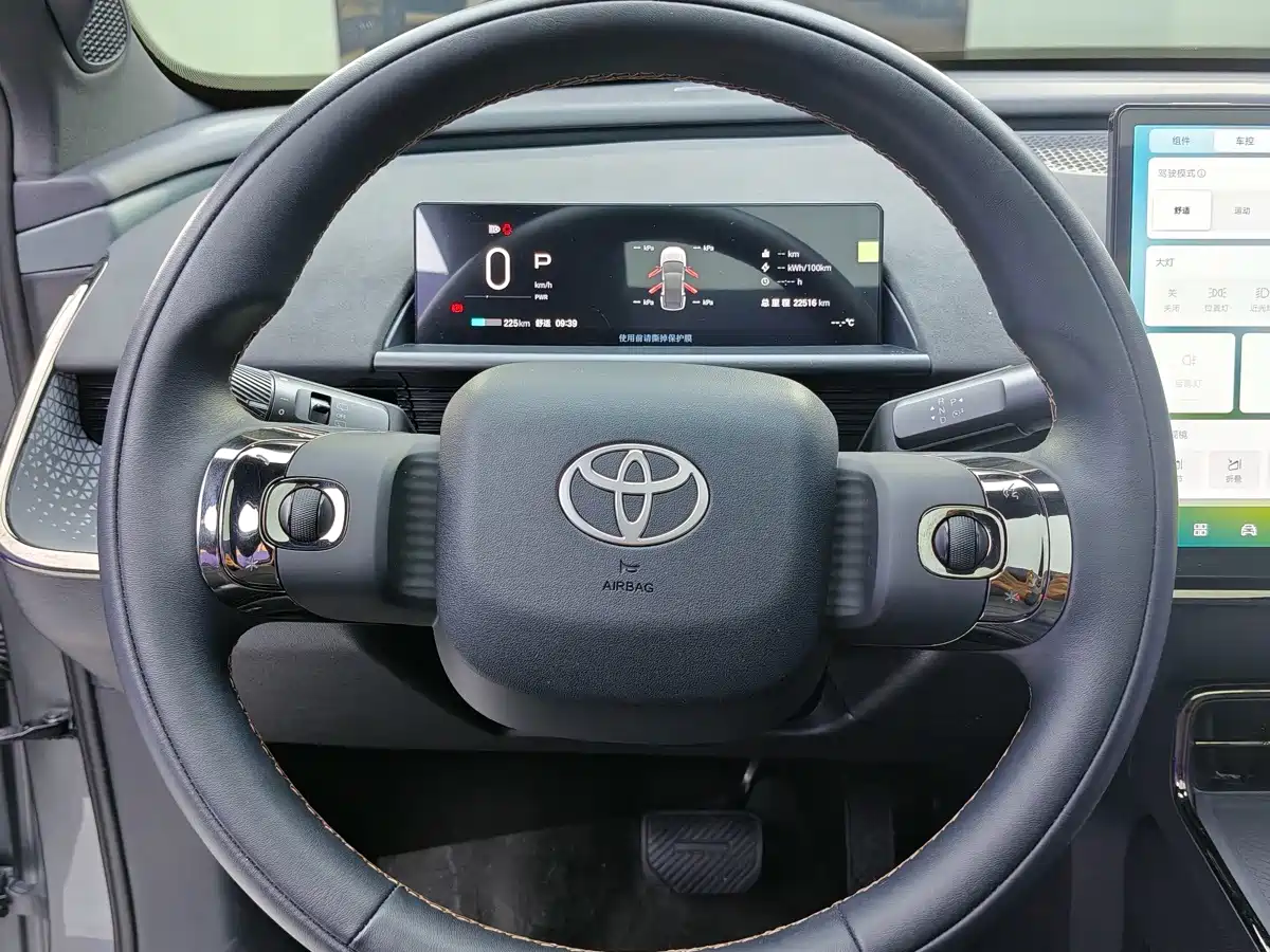 Фото 15 - Toyota bZ3X