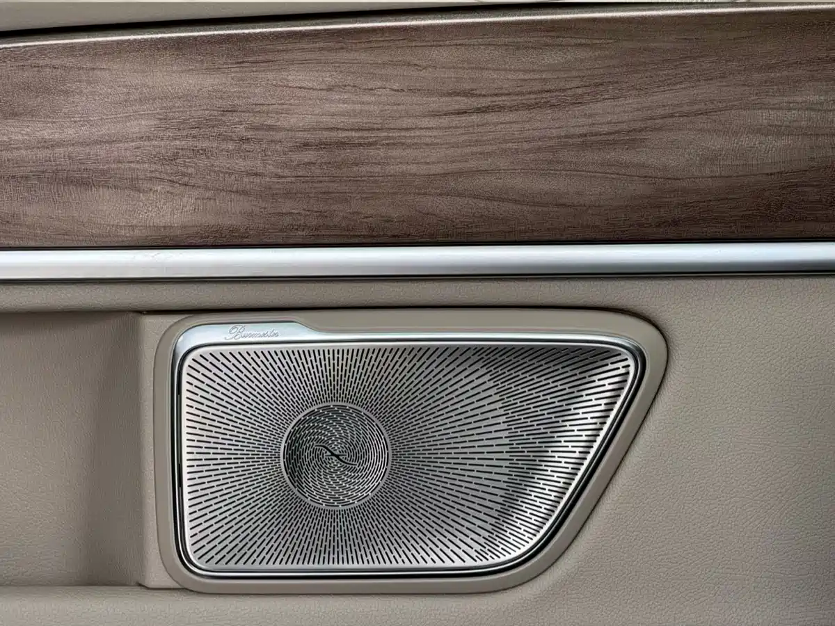 Mercedes-Benz V-Class 2022 V 260 L Long Wheelbase Prestige Edition фото 3