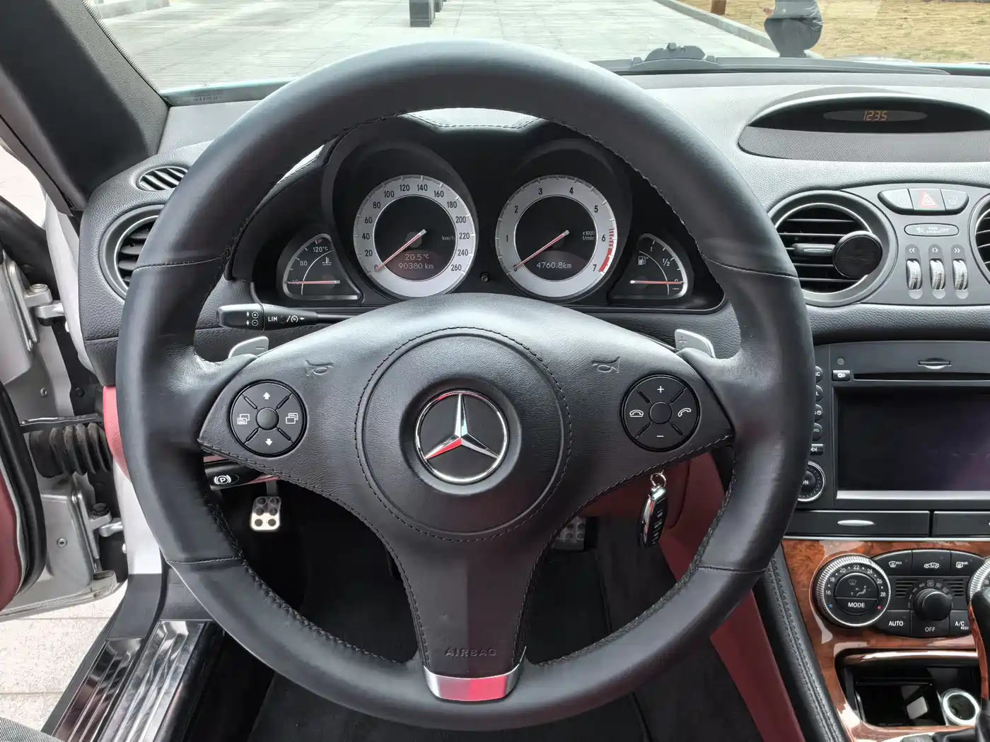 Mercedes-Benz SL-Class 2010 SL 300 фото 10