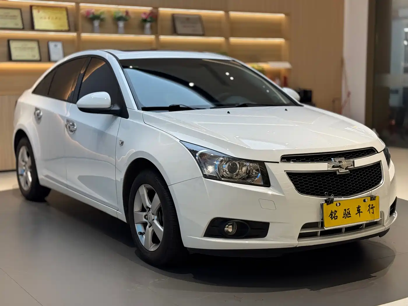 Chevrolet Cruze 2013 Model 1.8L SE AT фото 6