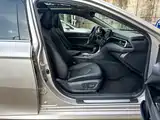 Фото 8 - Toyota Camry