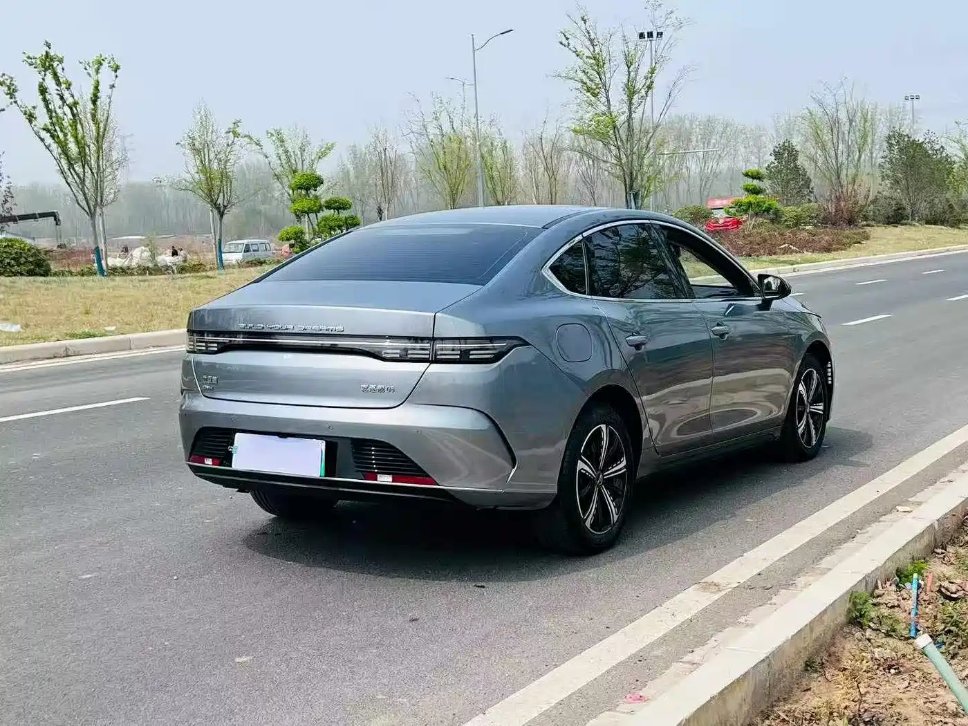 BYD Destroyer 05 2023 Model Champion Edition DM-i 120KM Luxury фото 7