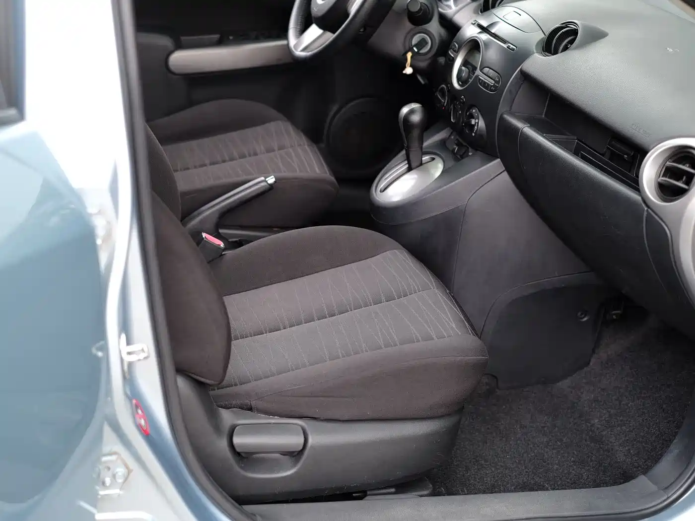 Mazda 2 2011 2011 Xuan Dong 1.5L Auto Luxury Edition