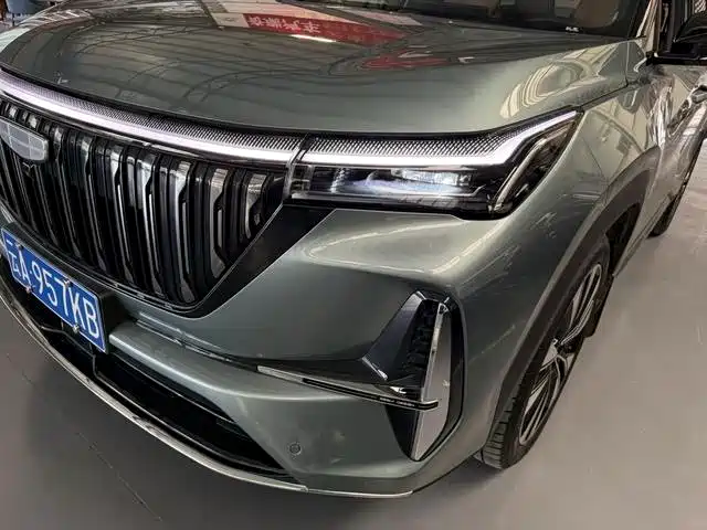 Фото 7 - Geely Boyue L