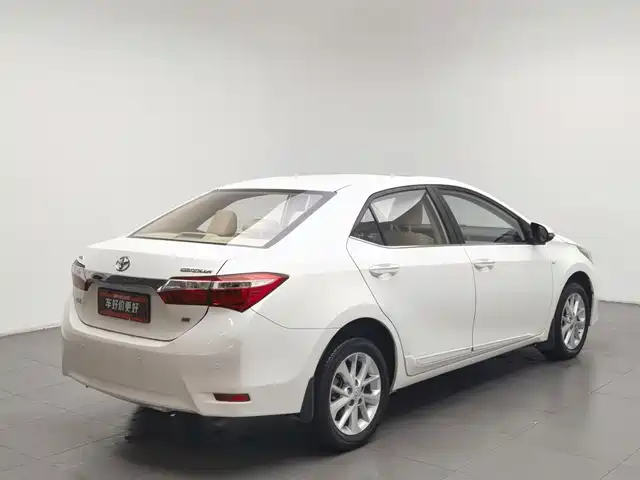 Toyota Corolla 2014 1.6L CVT GL-i Leather Edition — фото 2