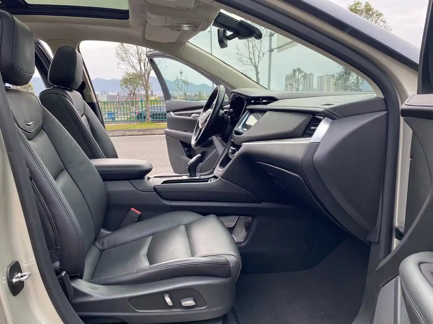 Cadillac XT5 2017 Anniversary Edition 25T Luxury фото 10