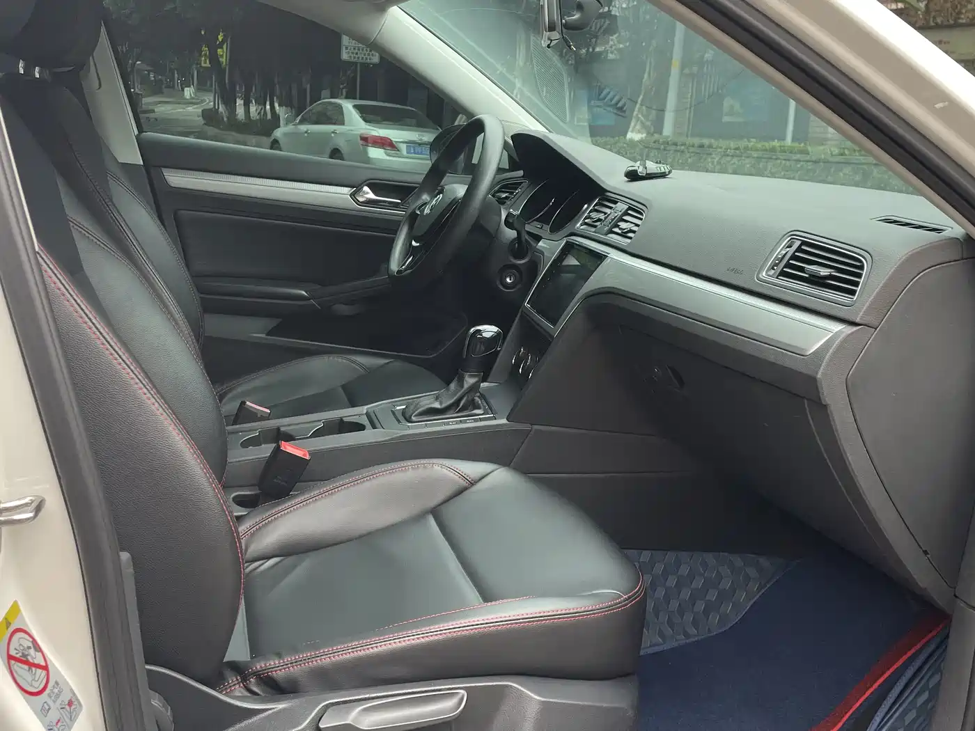 Volkswagen Lamando 2017 230TSI DSG Trend Edition фото 11