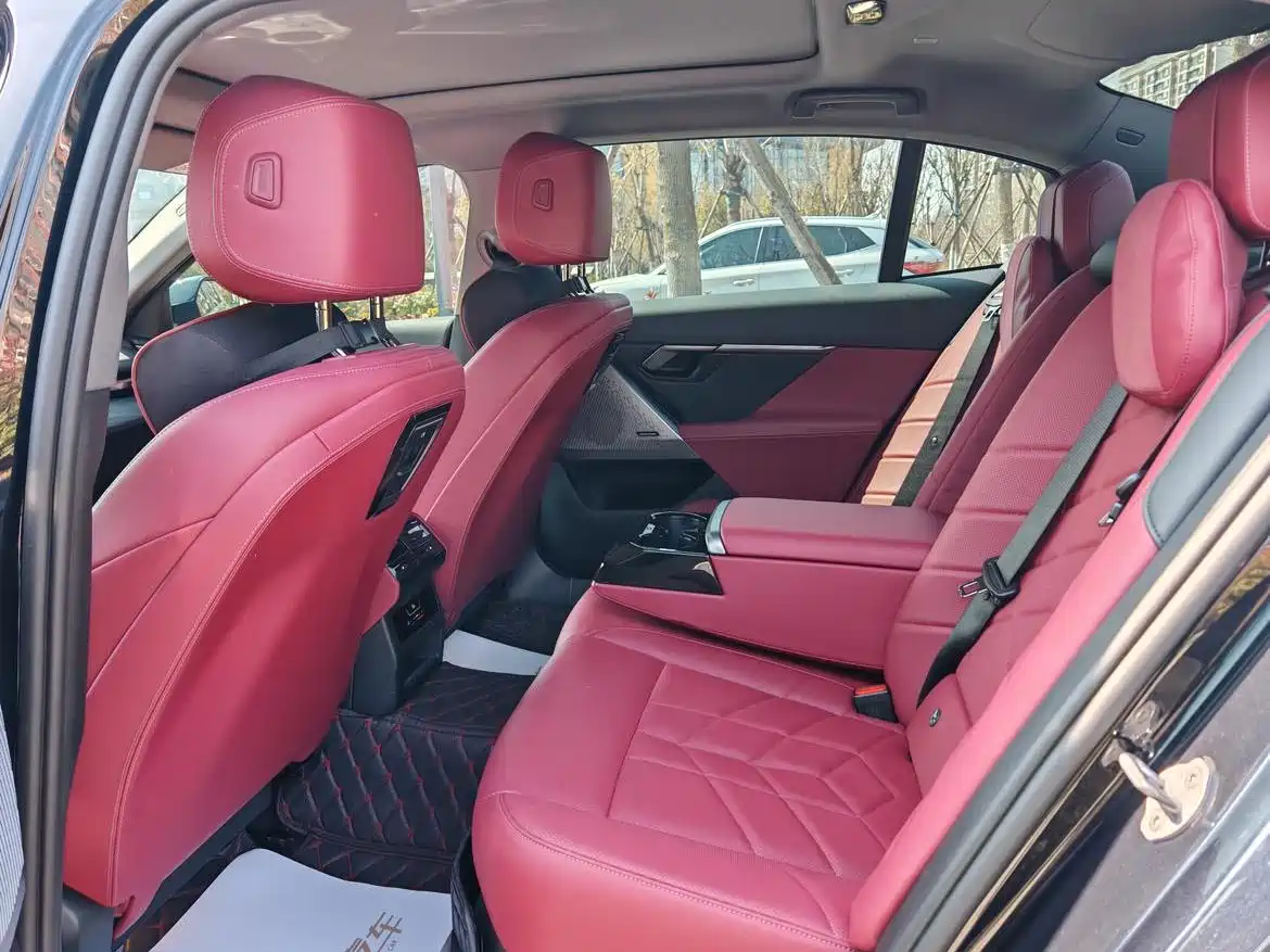 BMW 5 Series 2024 530Li Leading Model Luxury Package фото 10