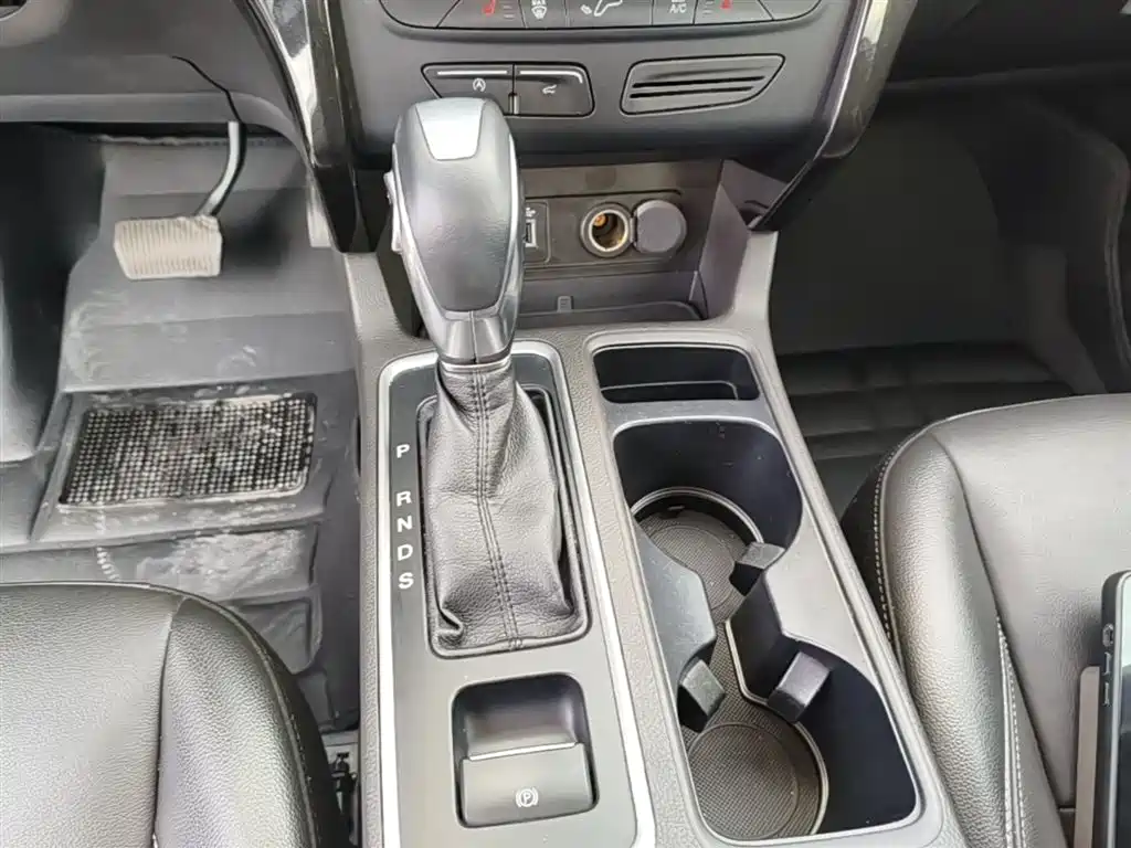 Ford Kuga 2019 2019 EcoBoost 180 FWD Luxury Edition China V