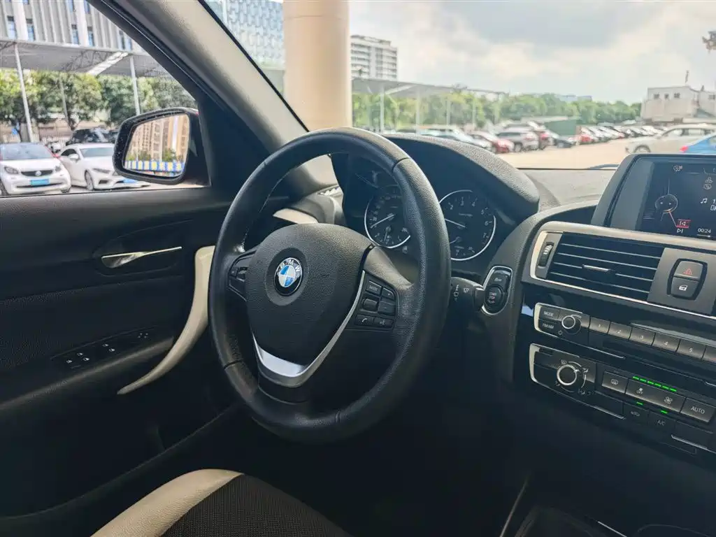 BMW 1 Series (Import) 2015 118i Urban Design Package фото 14