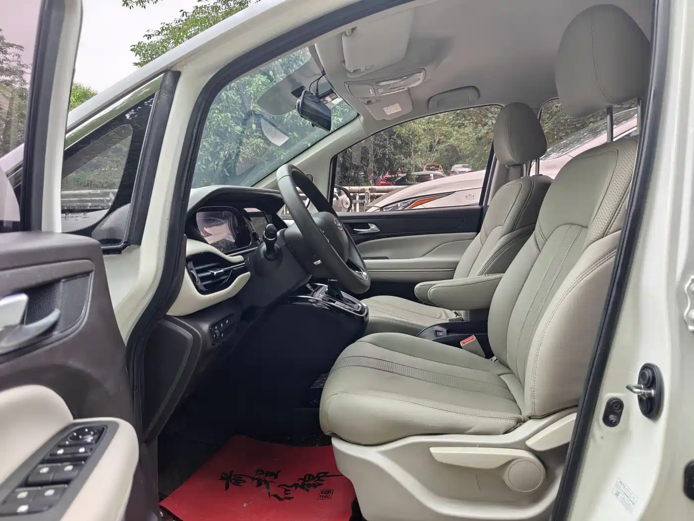 GAC Trumpchi Trumpchi M6 2019 270T Automatic Elite (7-seater) China V фото 8