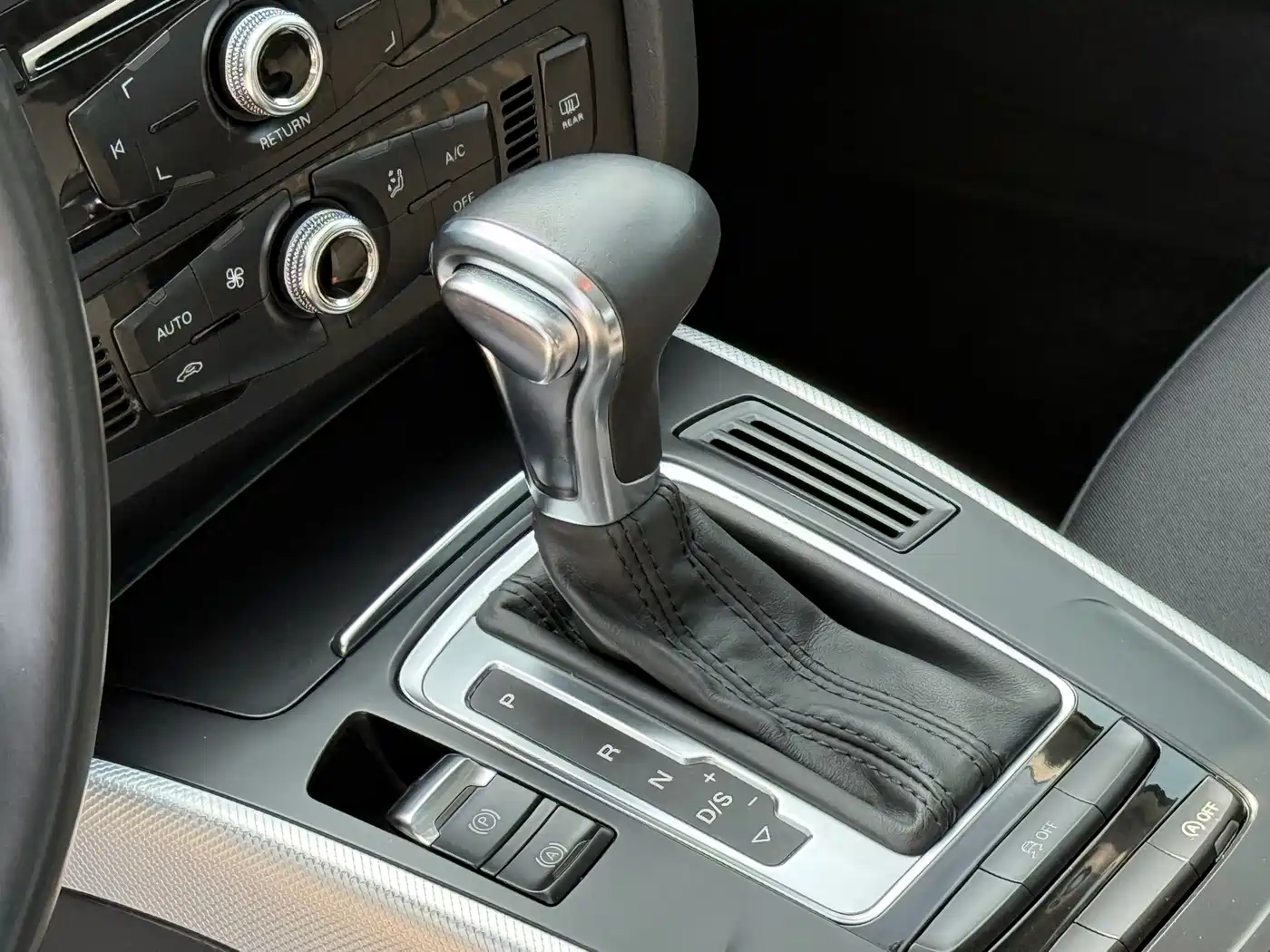 Audi A4L 2016 30 TFSI Collector's Edition Automatic Comfort фото 16