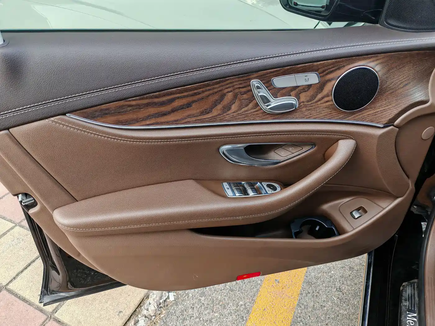 Mercedes-Benz E-Class 2023 E 260 L фото 4