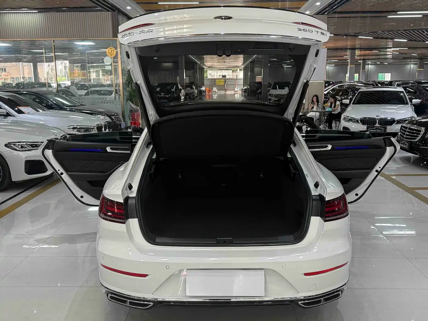 Volkswagen FAW-Volkswagen CC 2023 380TSI Eye-catching Edition фото 14