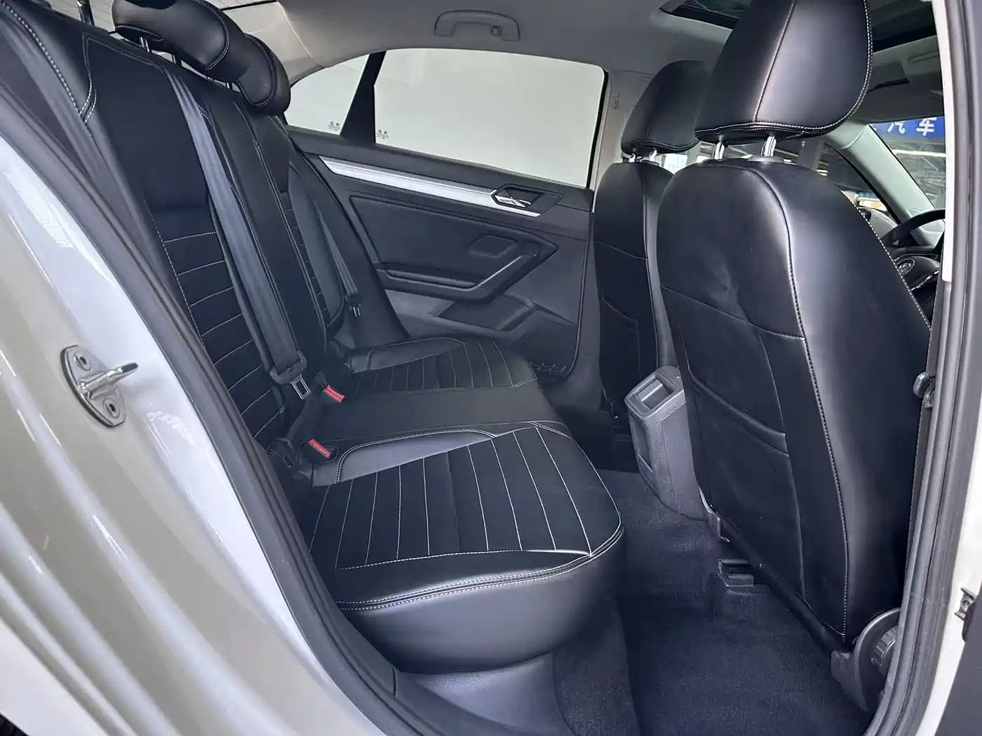 Volkswagen Lamando 2017 230TSI DSG Trend Edition фото 10