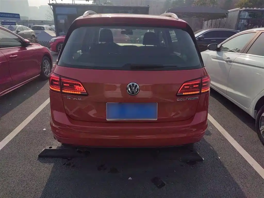 Volkswagen Golf Sportsvan 2016 230TSI Automatic Progressive фото 5