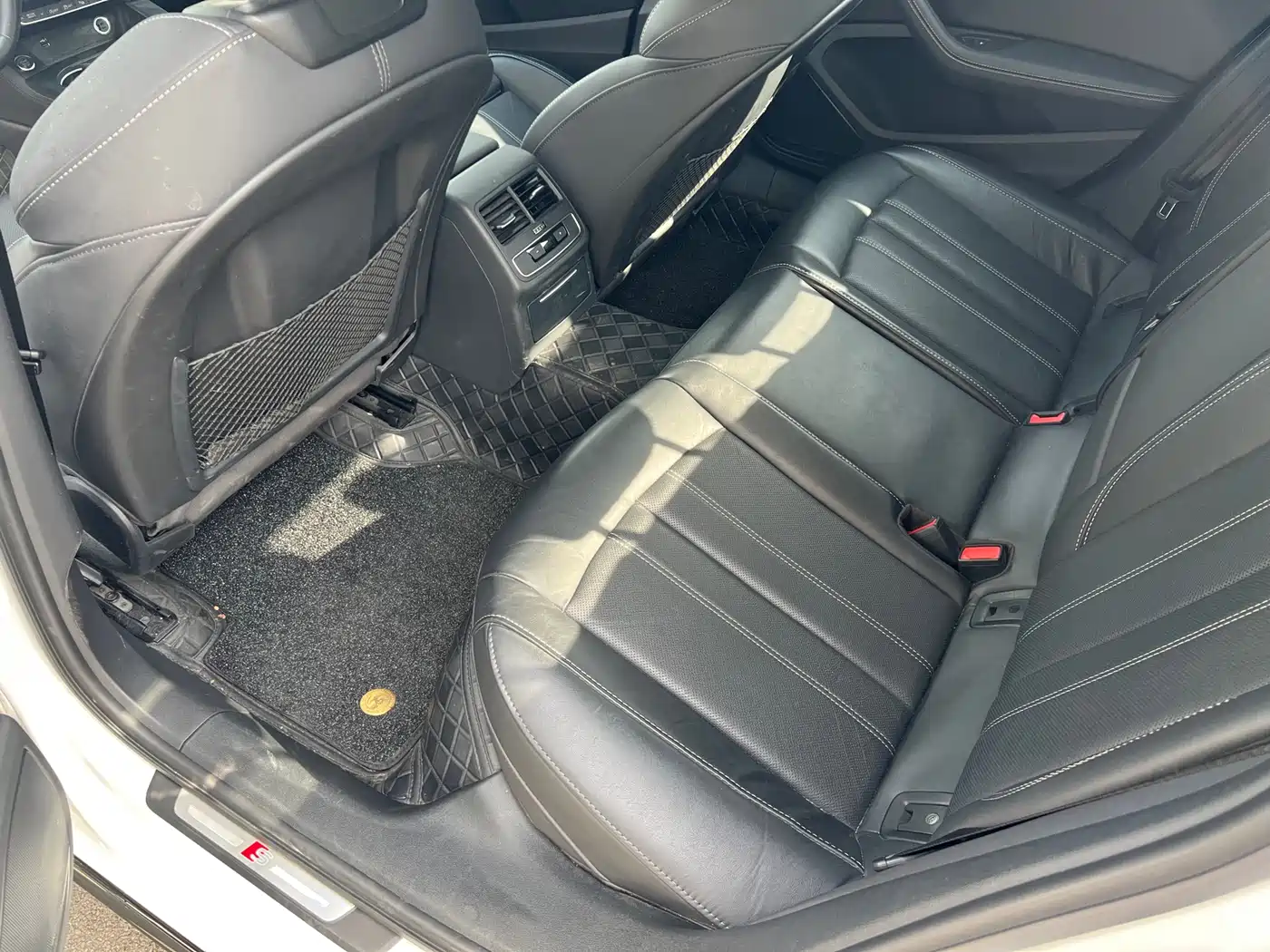 Audi A4L 2023 40 TFSI Luxury Sport фото 6