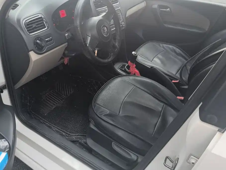 Volkswagen Polo 2012 2011 1.4L Manual Style Edition