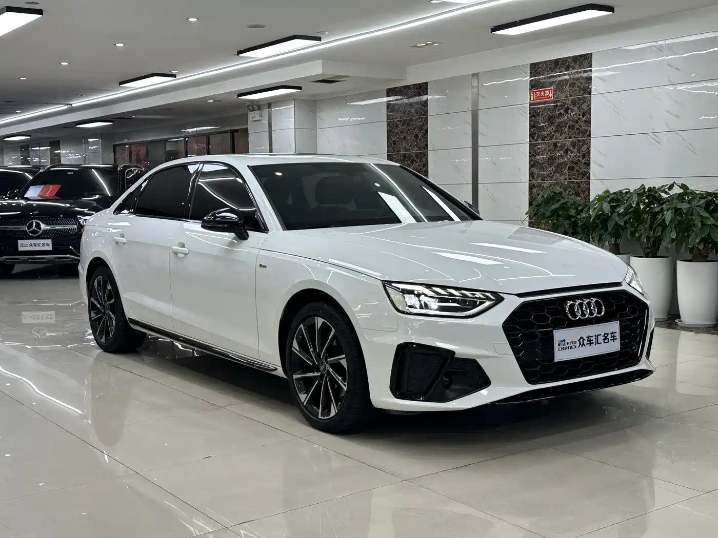 Audi A4L 2023 40 TFSI Luxury Sport фото 3