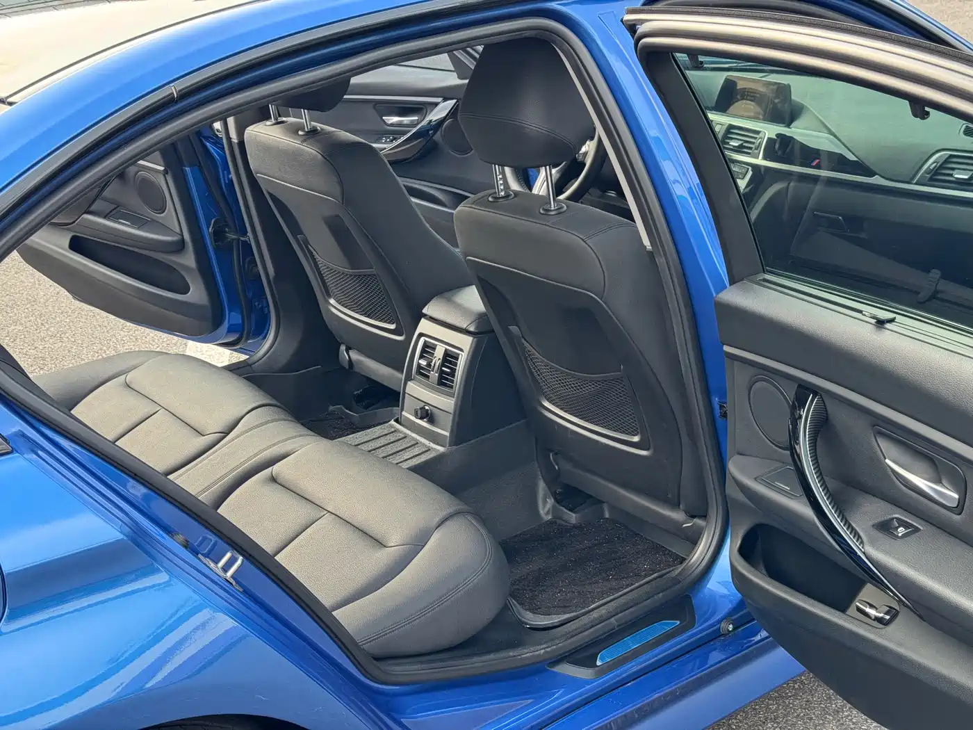 BMW 3 Series 2017 320Li M Sport фото 16