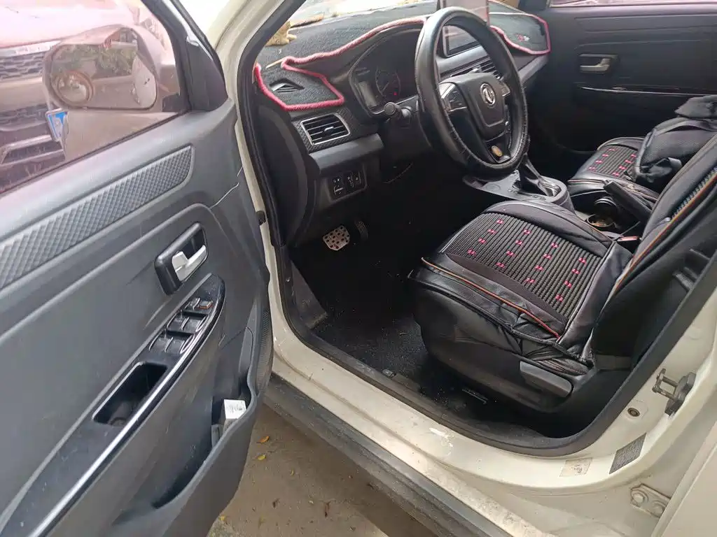 Dongfeng Fengguang Fengguang 370 2018 2017 1.5L CVT Fashion 7-Seater