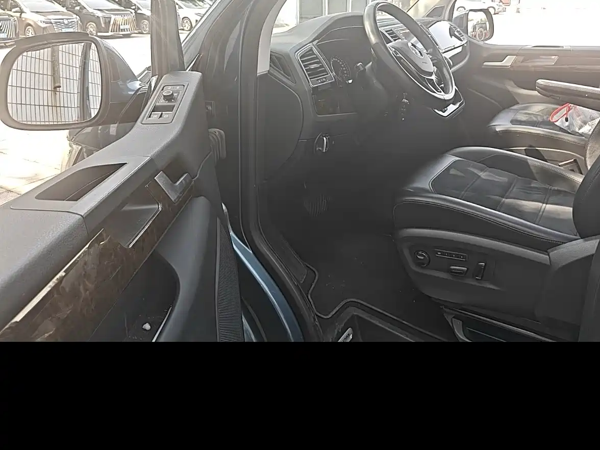 Volkswagen Multivan 2019 2019 2.0TSI 4WD Premium 7-seater