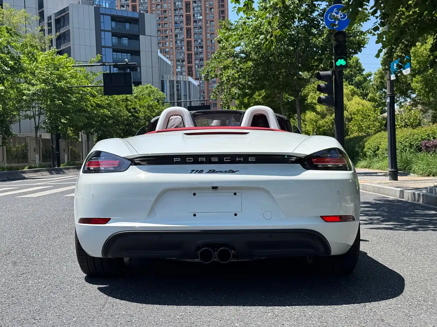 PORSCHE 718