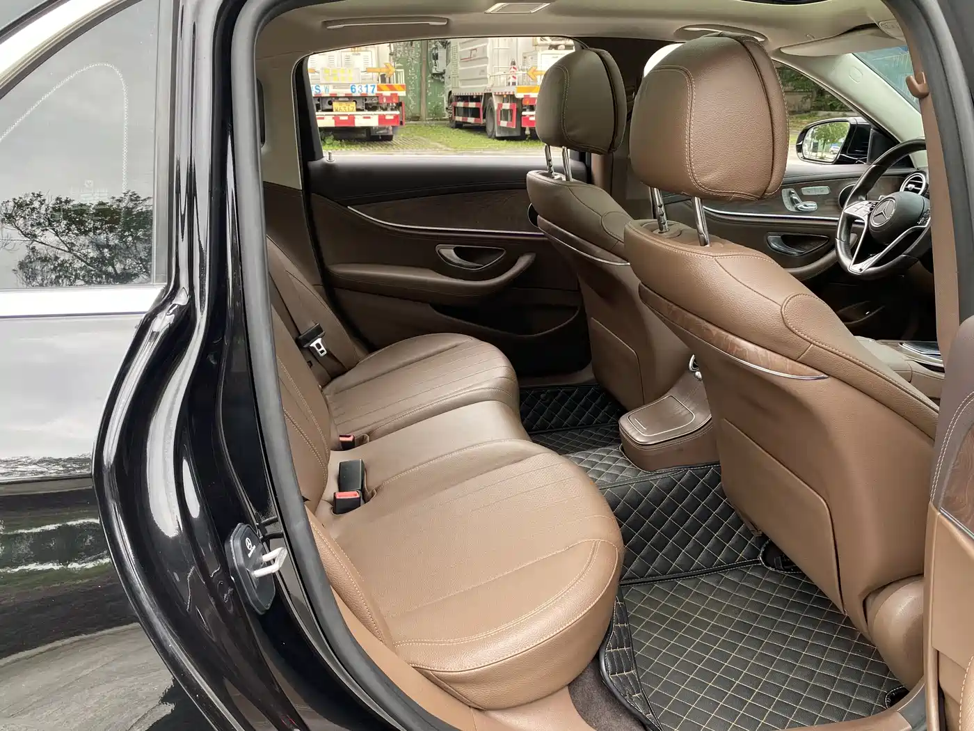 Mercedes-Benz E-Class 2021 E 300 L Fashion фото 19