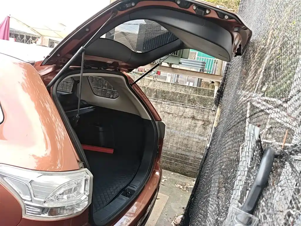 Mitsubishi Outlander (Import) 2014 2.4L 4WD Luxury Value Edition 5-seater фото 19