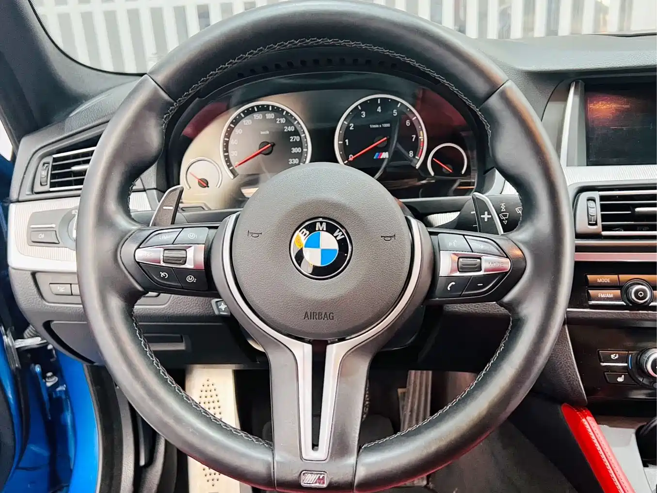BMW M5 2014 M5 Year of the Horse Limited Edition фото 7