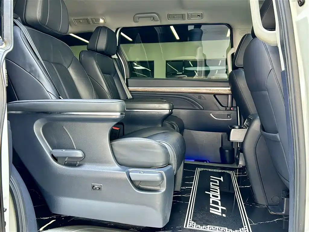 GAC Trumpchi Trumpchi M8 2021 Leading Show Series 390T Premium Edition фото 18