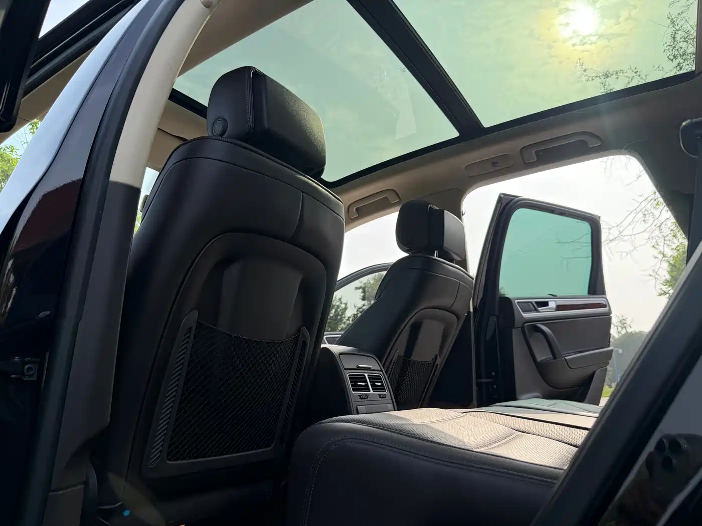 Volkswagen Touareg 2011 3.0TSI Premium фото 15